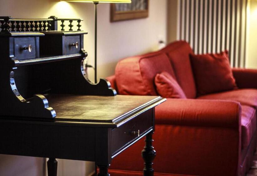 شقة بغرفة نوم واحدة, Maloja Palace