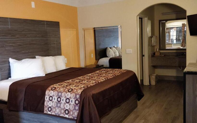 キングサイズベッドのスタンダードルーム, Regency Inn And Suites Galena Park