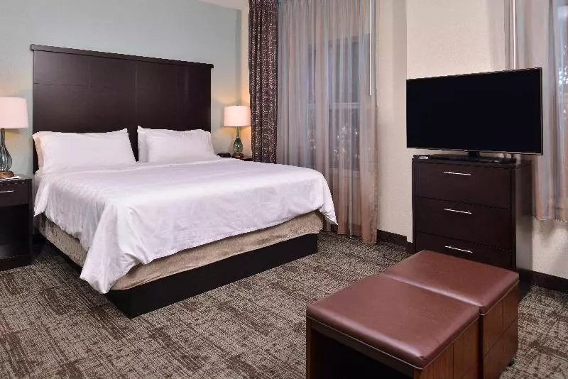 キングサイズベッドのスイートルーム, Staybridge Suites Wichita Falls, An Ihg