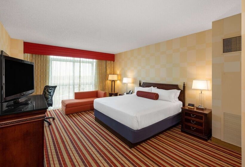 Номер Клуб, Wyndham Grand Oklahoma City Downtown