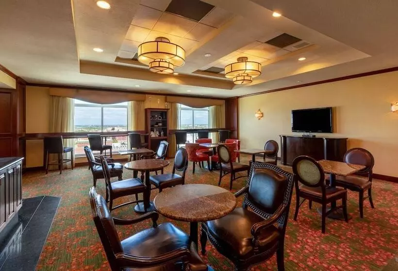 クラブスイート, Wyndham Grand Oklahoma City Downtown