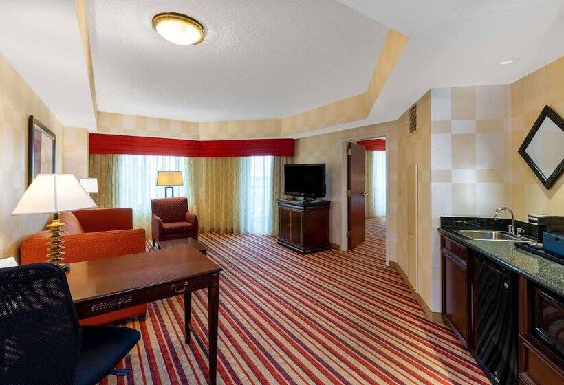 جناح لذوى الاحتياجات الخاصة, Wyndham Grand Oklahoma City Downtown