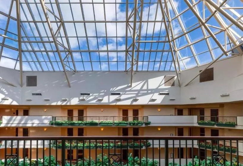 キングサイズベッドのスタンダードルーム, Wyndham Grand Oklahoma City Downtown