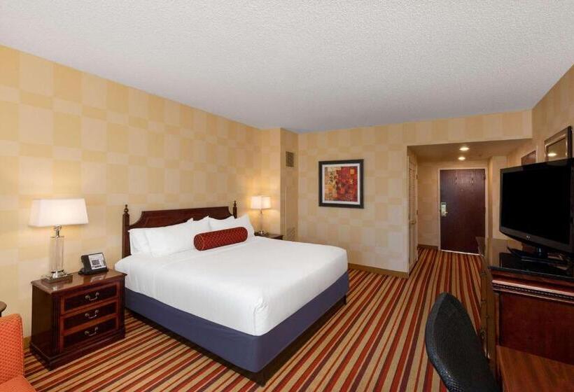غرفة قياسية سرير كينج, Wyndham Grand Oklahoma City Downtown
