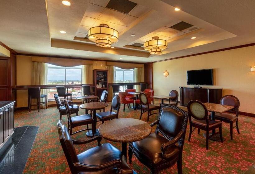 جناح كلوب, Wyndham Grand Oklahoma City Downtown