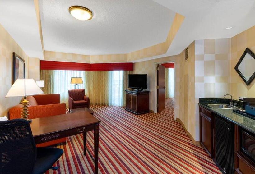 Люкс Клуб, Wyndham Grand Oklahoma City Downtown