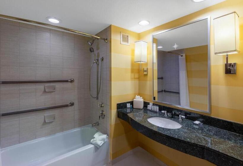 Номер Deluxe Адаптированный для Инвалидов, Wyndham Grand Oklahoma City Downtown