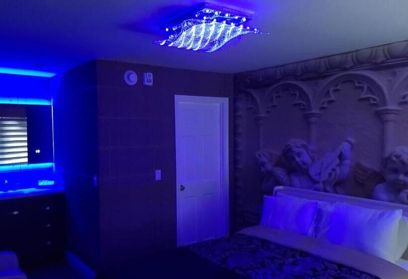 جناح جونيور, Americas Best Value Inn Providence North Scituate