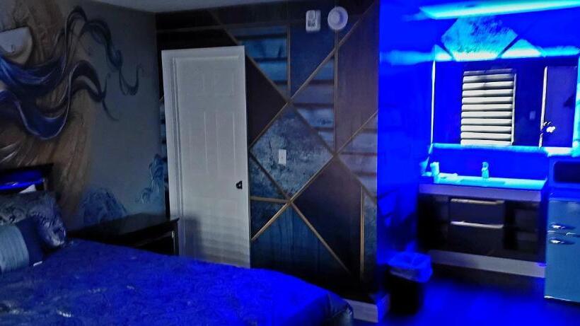 جناح جونيور, Americas Best Value Inn Providence North Scituate