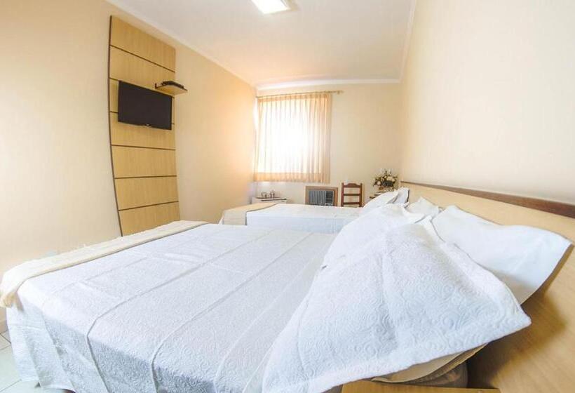 四人高级间, Antico Plaza