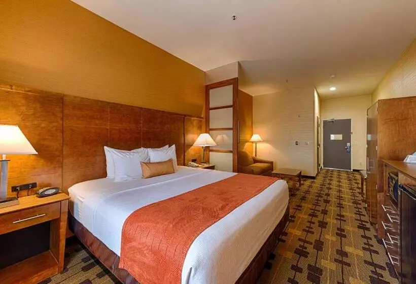 Sviitti King-vuode, Best Western Plus Delta Inn & Suites