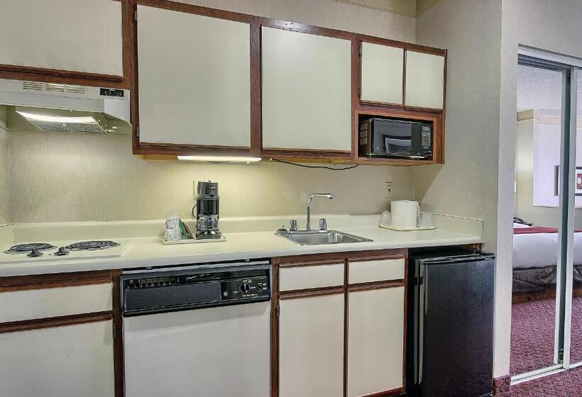 스위트 킹사이즈 침대, Comfort Suites Parkersburg South
