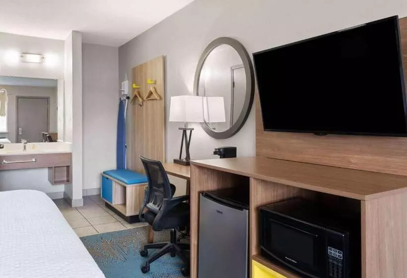 キングサイズベッドのスタンダードルーム, Days Inn By Wyndham Ardmore
