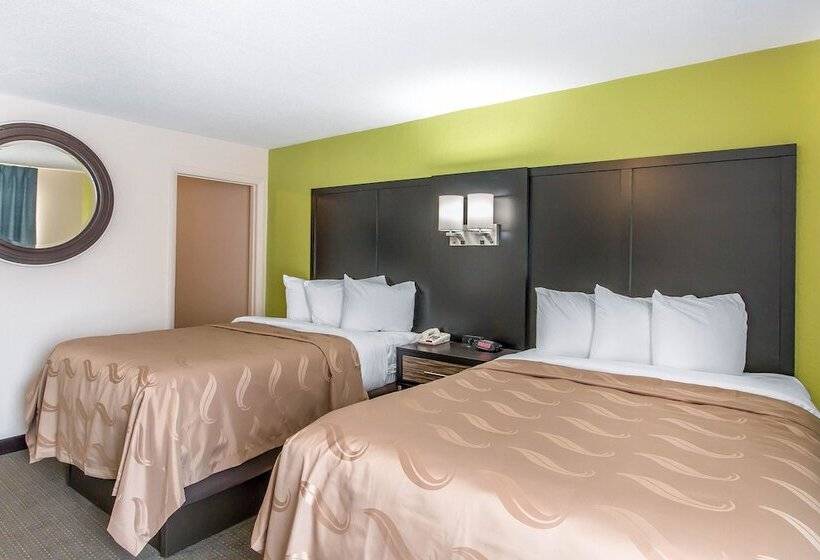 חדר סטנדרט שתי מיטות זוגיות, Quality Inn Hinesville   Fort Stewart Area, Kitchenette Rooms   Pool   Guest Laundry