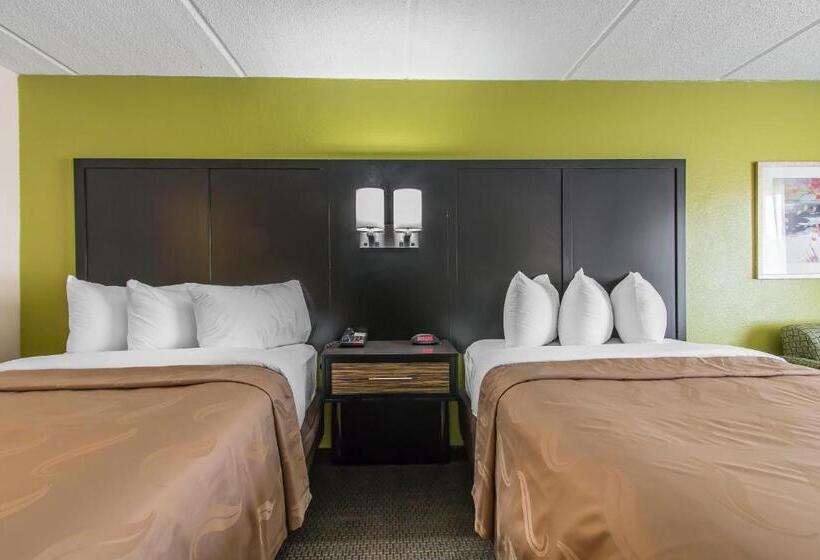 غرفه قياسيه سريرين مزدوجين, Quality Inn Hinesville   Fort Stewart Area, Kitchenette Rooms   Pool   Guest Laundry