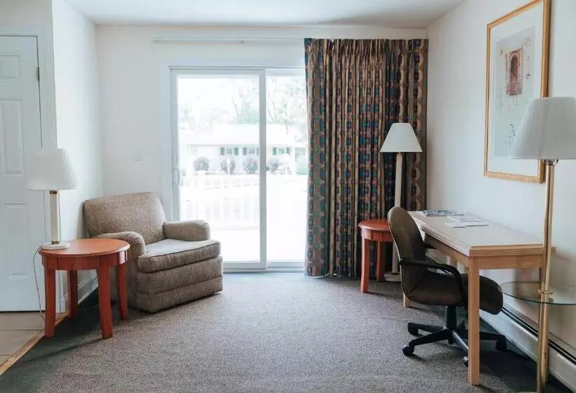 １ベッドルームハウス, Skaneateles Suites