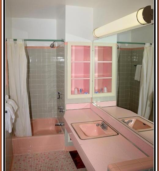 スタンダードルーム, The Cardinal Inn