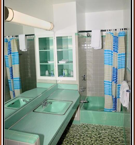 スタンダードルーム, The Cardinal Inn