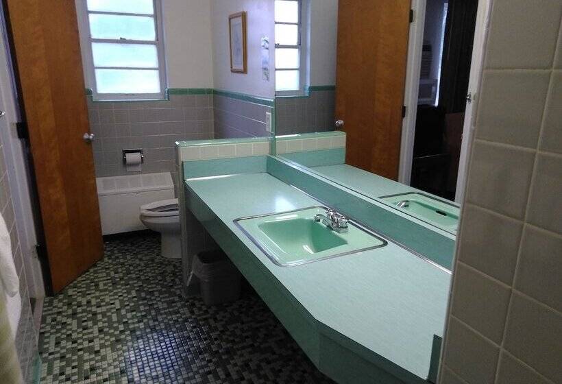 ２ダブルベッドのスタンダードルーム, The Cardinal Inn