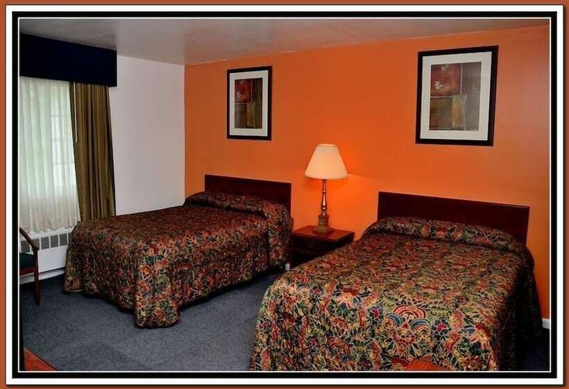 Номер Стандарт 2 Двуспальные Кровати, The Cardinal Inn