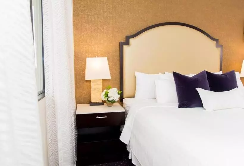 キングサイズベッドのスタンダードルーム, The Cook Hotel And Conference Center At Lsu