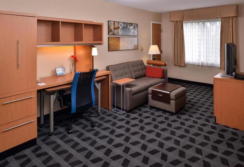 جناح, Towneplace Suites Detroit Warren