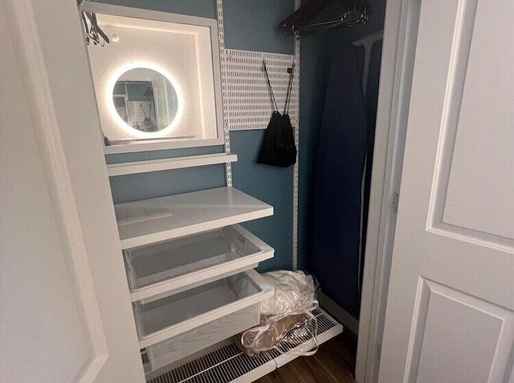 جناح, Towneplace Suites Detroit Warren