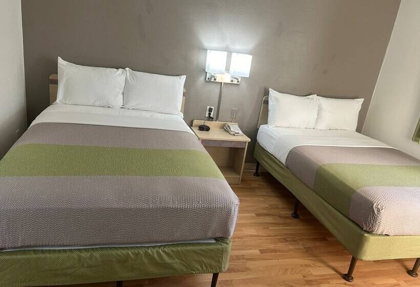 غرفه قياسيه سريرين مزدوجين, Studio 6fishers, In  Indianapolis