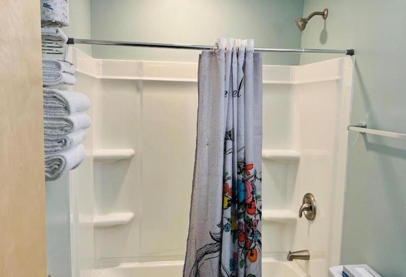 スタンダードルーム, Adventure Inn   Glenwood Springs