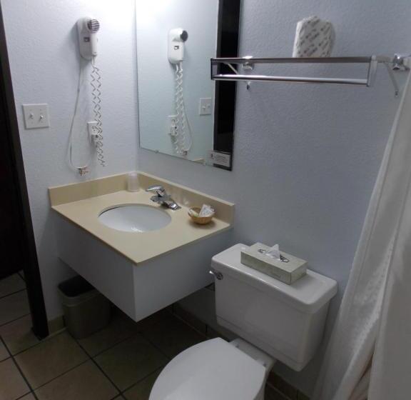 キングサイズベッドのスタンダードルーム, Adventure Inn   Glenwood Springs