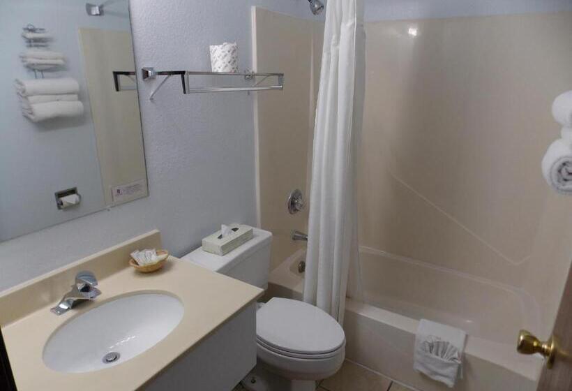 キングサイズベッドのスタンダードルーム, Adventure Inn   Glenwood Springs