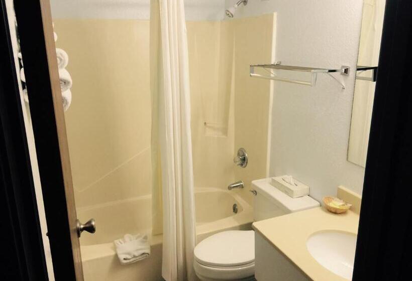 キングサイズベッドのスタンダードルーム, Adventure Inn   Glenwood Springs