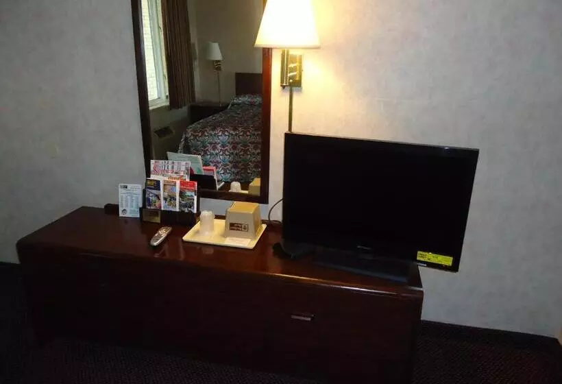 キングサイズベッドのスタンダードルーム, Budget Host Inn Somerset