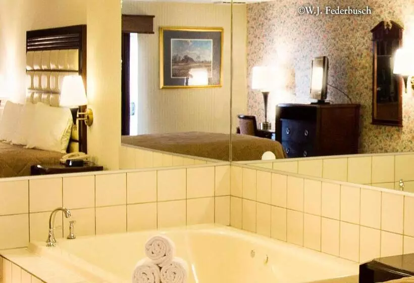 キングサイズベッドのスイートルーム, Wintergreen Hotel & Conference Center