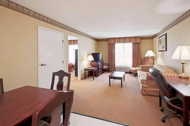 سوئیت با تخت بزرگ, Country Inn & Suites By Radisson, Hot Springs, Ar