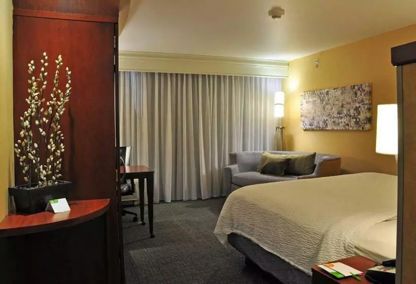キングサイズベッドのスタンダードルーム, Courtyard By Marriott Kingston