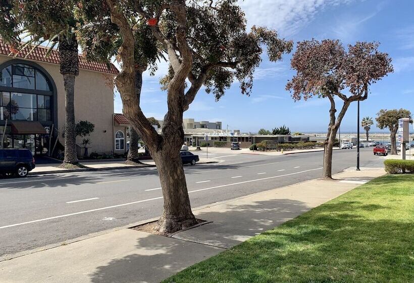 Номер Deluxe с Балконом, Fireside Inn