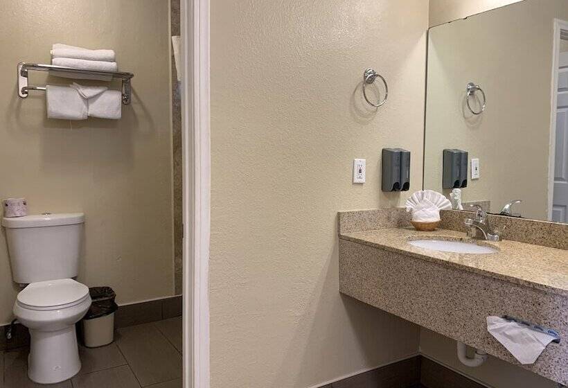 Номер Deluxe с Балконом, Fireside Inn