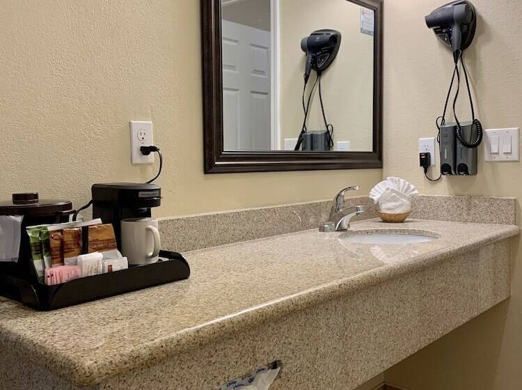 Номер Deluxe с Балконом, Fireside Inn