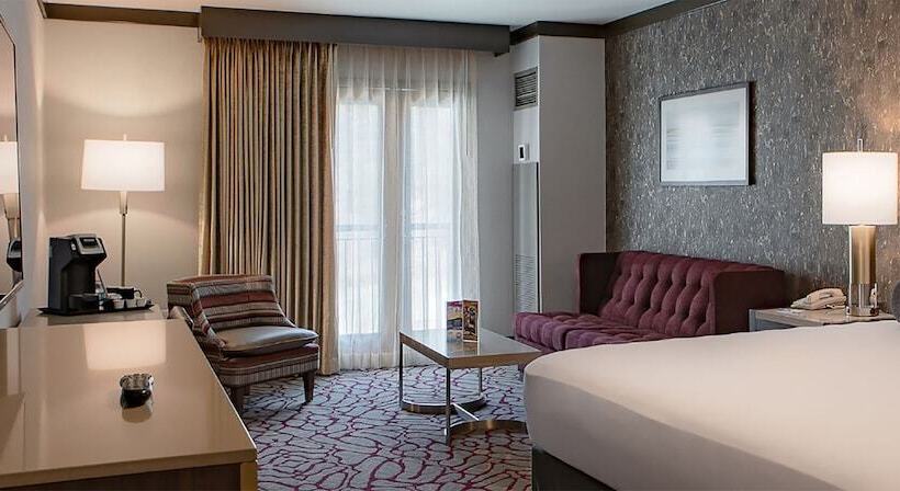 جناح جونيور, Horseshoe Black Hawk