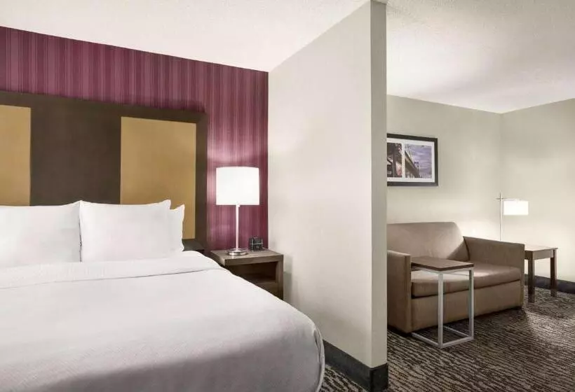 キングサイズベッドのエクゼクティブルーム, La Quinta By Wyndham Newark Elkton