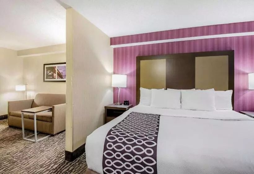 キングサイズベッドのエクゼクティブルーム, La Quinta By Wyndham Newark Elkton