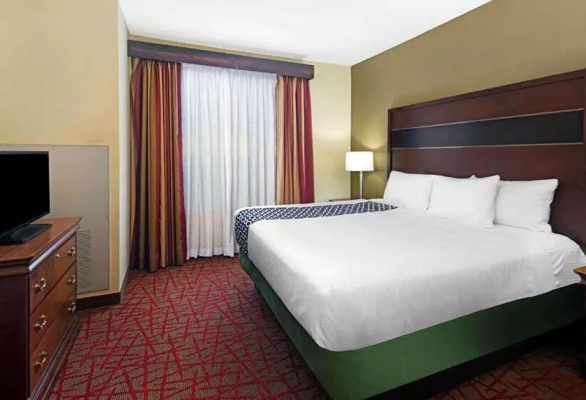 身障者適用スイートルーム, La Quinta By Wyndham Oxford   Anniston