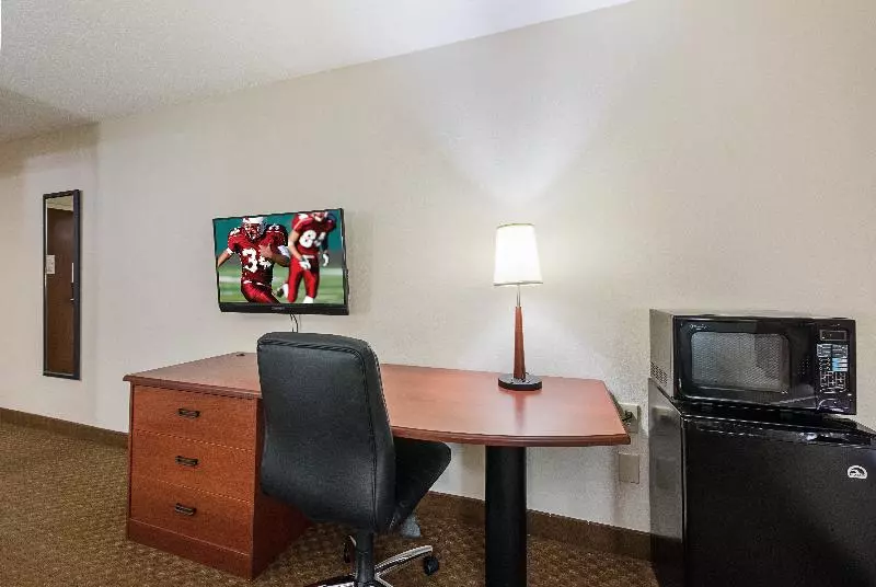 キングサイズベッドのデラックスルーム, Red Roof Inn Etowah – Athens, Tn