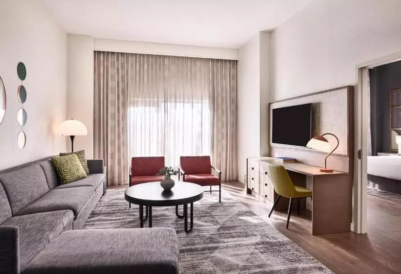 キングサイズベッドのスイートルーム, Renaissance Phoenix Glendale Hotel & Spa