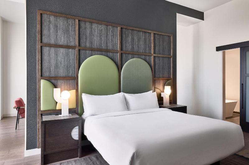 جناح سرير كينج, Renaissance Phoenix Glendale Hotel & Spa