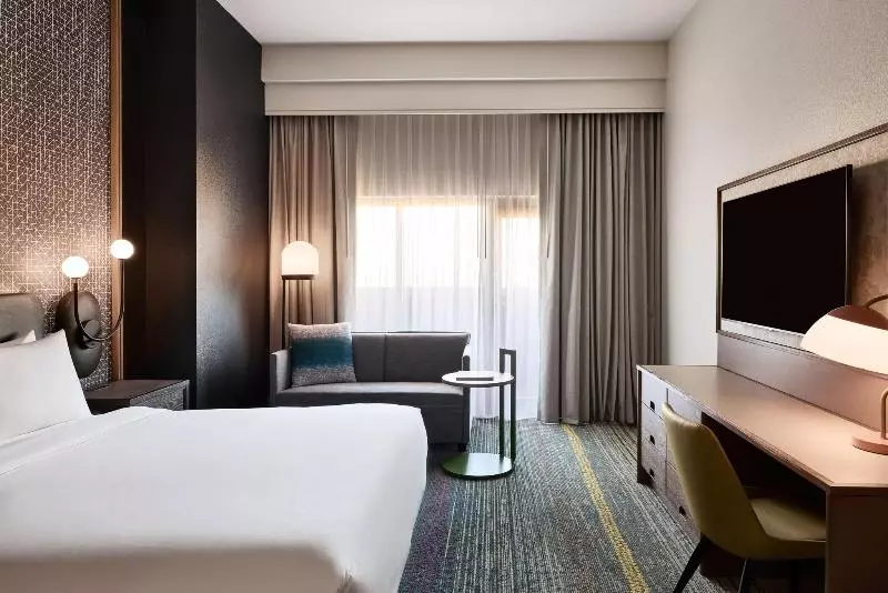 キングサイズベッドのスタンダードルーム, Renaissance Phoenix Glendale Hotel & Spa