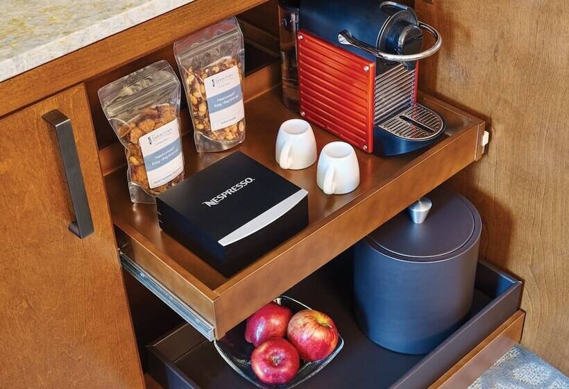 침실 3개 아파트, The Sebastian  Vail