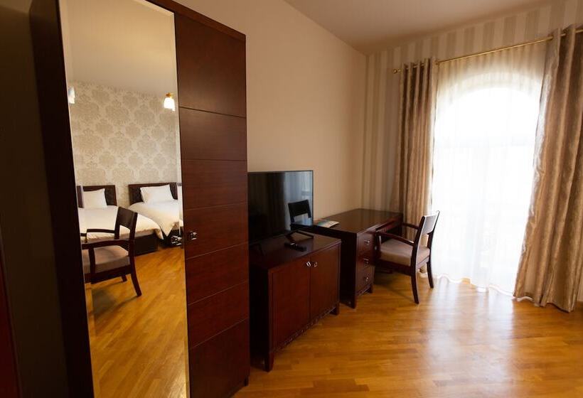 스탠다드 룸, Latar Hotel Complex