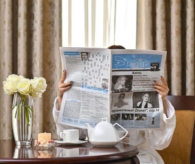 스위트, Latar Hotel Complex